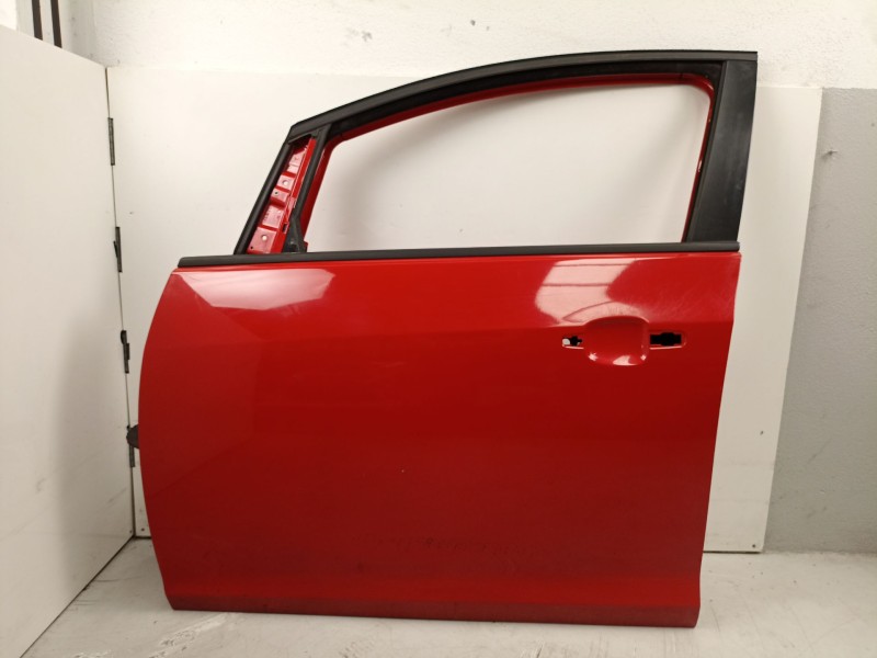 Recambio de puerta delantera izquierda para opel astra j (p10) 1.3 cdti (68) referencia OEM IAM 13285606  
