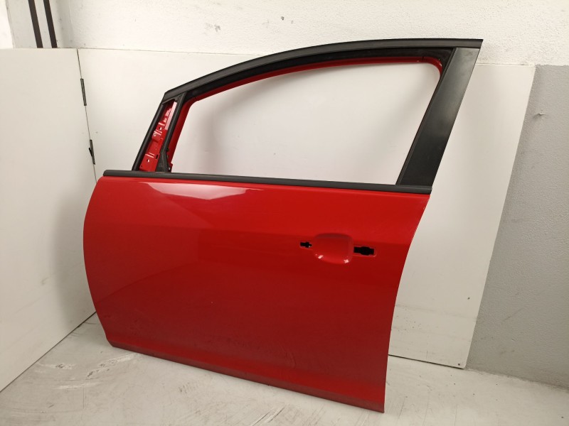 Recambio de puerta delantera izquierda para opel astra j (p10) 1.3 cdti (68) referencia OEM IAM 13285606  