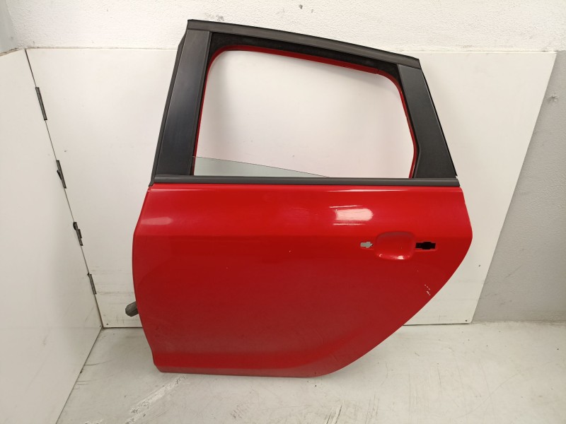 Recambio de puerta trasera izquierda para opel astra j (p10) 1.3 cdti (68) referencia OEM IAM 13285610  