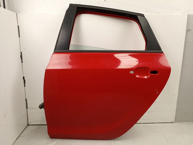 Recambio de puerta trasera izquierda para opel astra j (p10) 1.3 cdti (68) referencia OEM IAM 13285610  