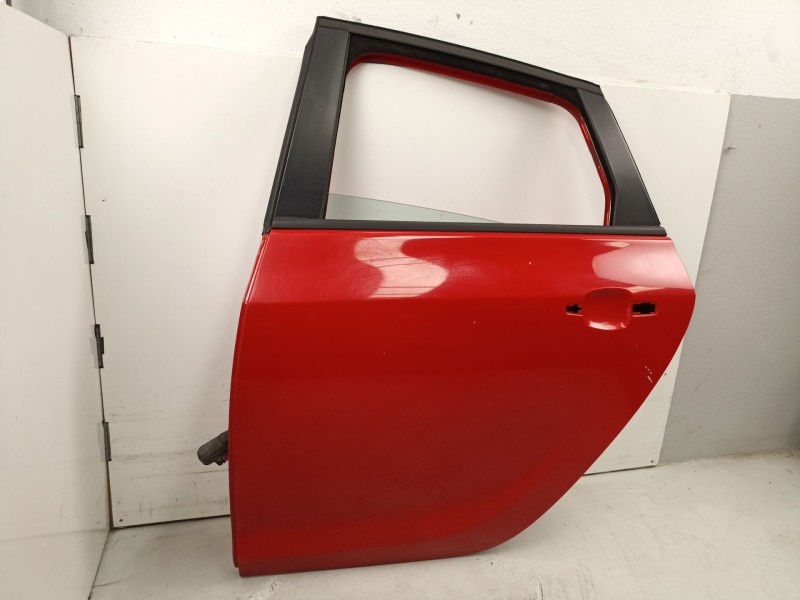 Recambio de puerta trasera izquierda para opel astra j (p10) 1.3 cdti (68) referencia OEM IAM 13285610  