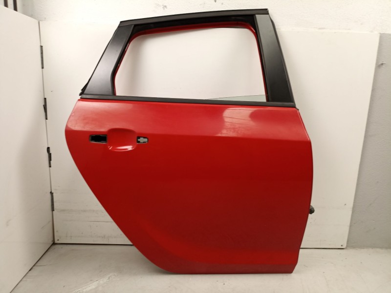 Recambio de puerta trasera derecha para opel astra j (p10) 1.3 cdti (68) referencia OEM IAM 13285611  
