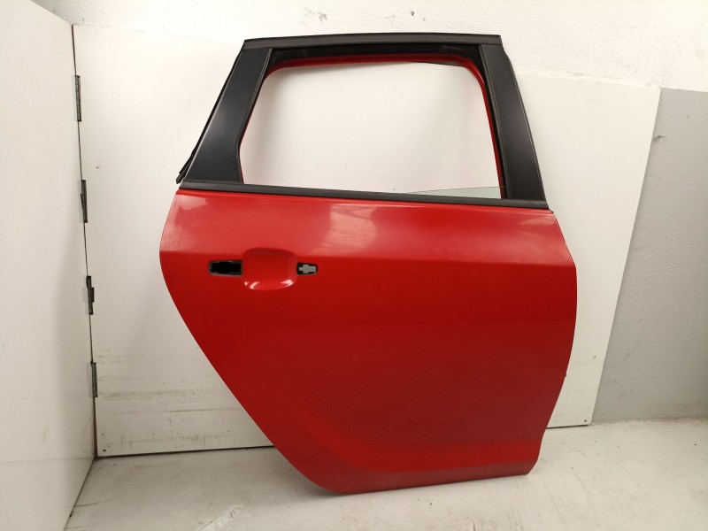 Recambio de puerta trasera derecha para opel astra j (p10) 1.3 cdti (68) referencia OEM IAM 13285611  