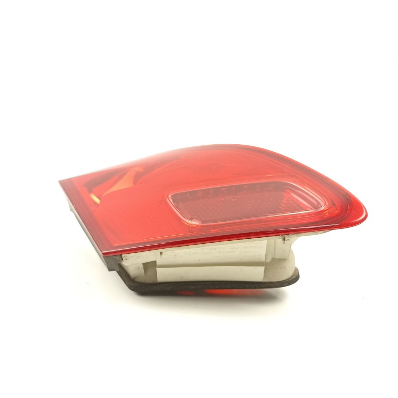 Recambio de piloto porton izquierdo para opel astra j (p10) 1.3 cdti (68) referencia OEM IAM 13306455  