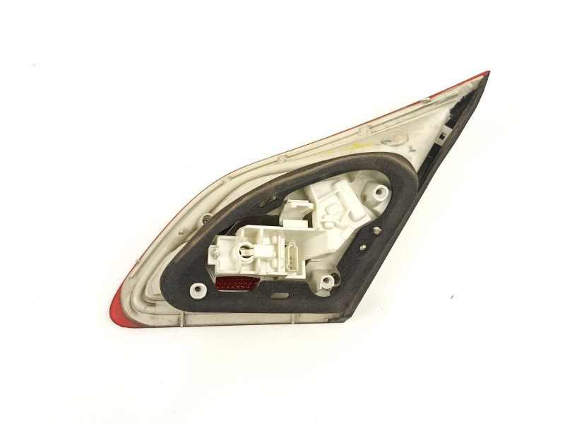 Recambio de piloto porton izquierdo para opel astra j (p10) 1.3 cdti (68) referencia OEM IAM 13306455  