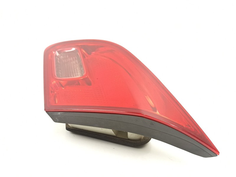 Recambio de piloto porton derecho para opel astra j (p10) 1.3 cdti (68) referencia OEM IAM 13306456  