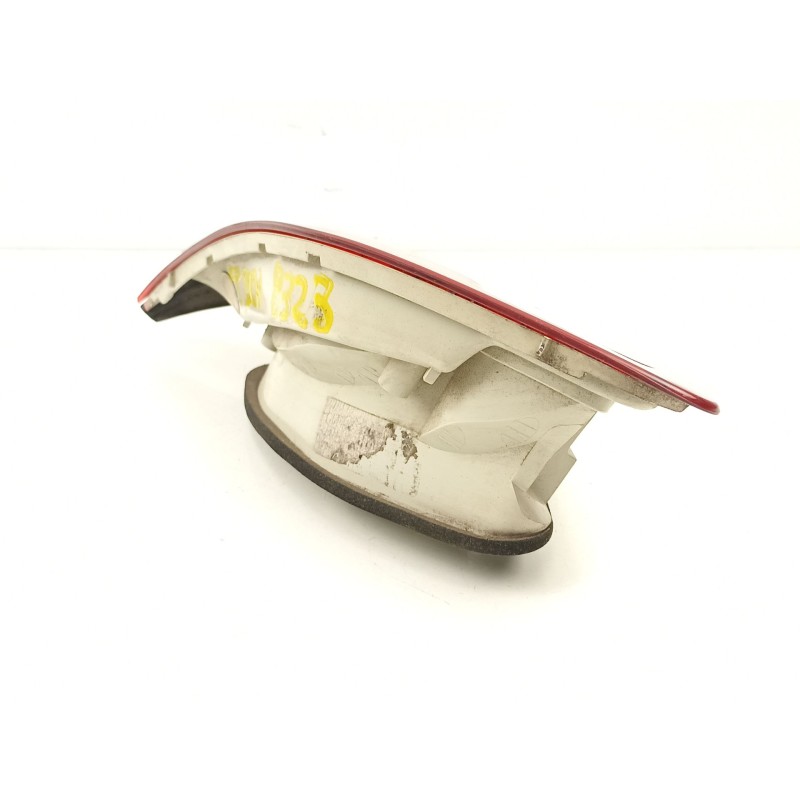 Recambio de piloto porton derecho para opel astra j (p10) 1.3 cdti (68) referencia OEM IAM 13306456  