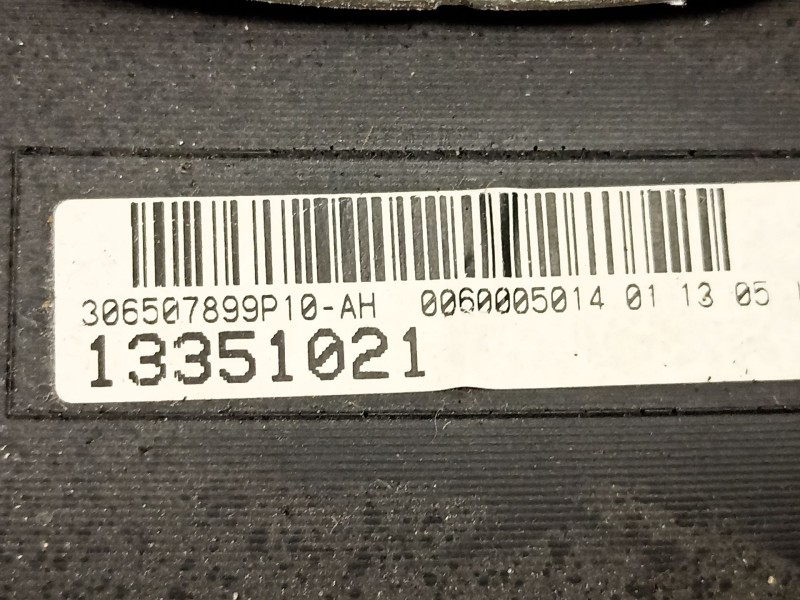 Recambio de volante para opel astra j (p10) 1.3 cdti (68) referencia OEM IAM 13351021  