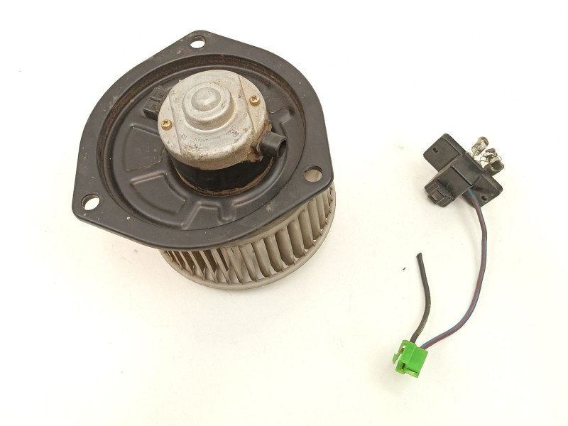 Recambio de motor calefaccion para mitsubishi montero (l040) 2.5 td (l044g, l049g) referencia OEM IAM MB239411  