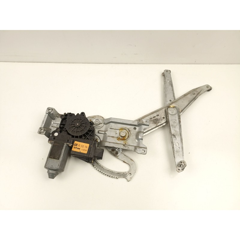 Recambio de elevalunas delantero derecho para opel corsa 1.0 g referencia OEM IAM 90520192  90520194