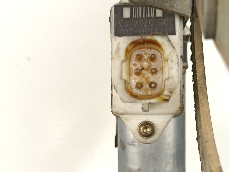 Recambio de elevalunas delantero derecho para opel corsa 1.5 d referencia OEM IAM 90481772  