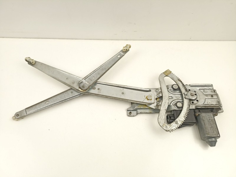 Recambio de elevalunas delantero derecho para opel corsa 1.4 g referencia OEM IAM 90481774  