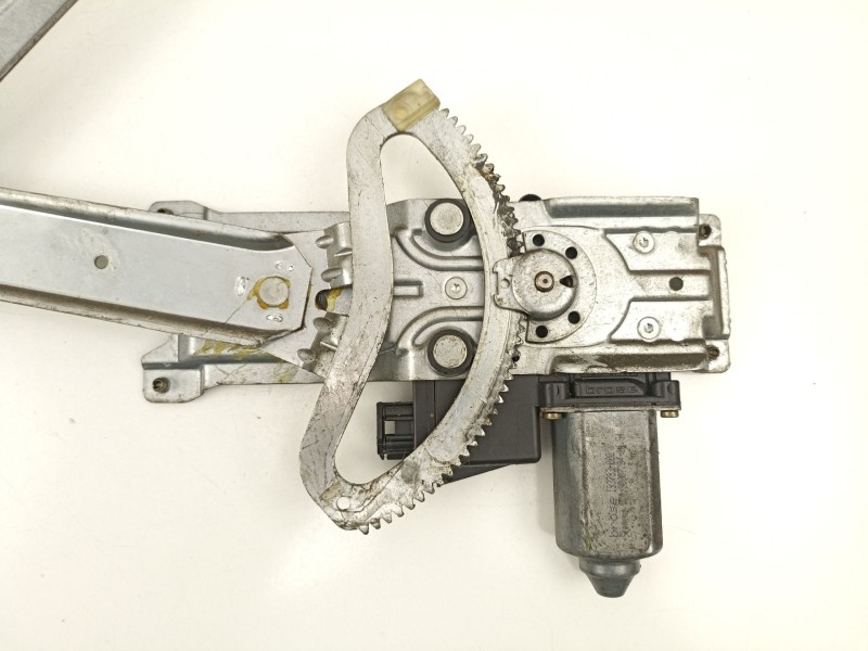 Recambio de elevalunas delantero derecho para opel corsa 1.4 g referencia OEM IAM 90481774  