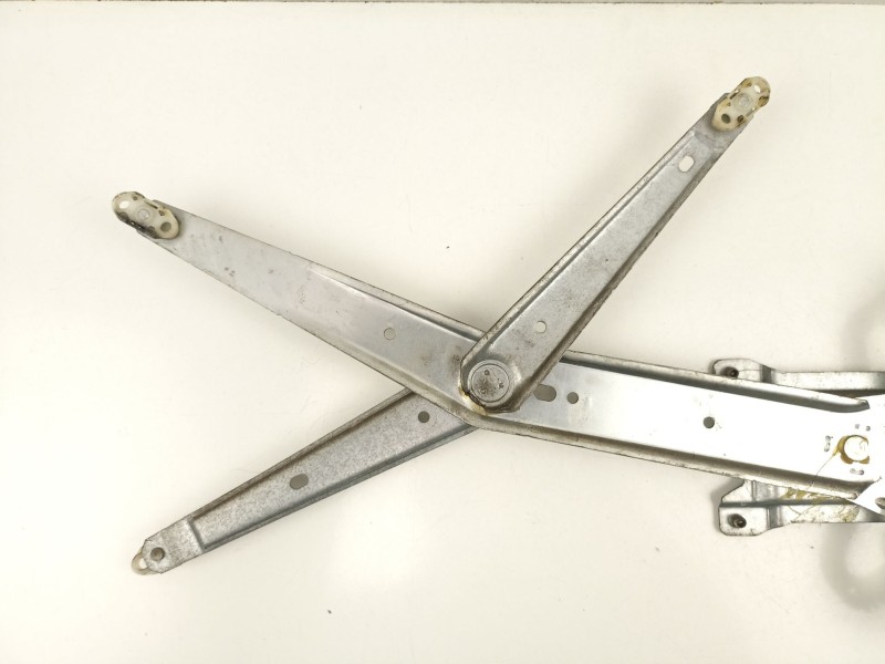 Recambio de elevalunas delantero derecho para opel corsa 1.4 g referencia OEM IAM 90481774  