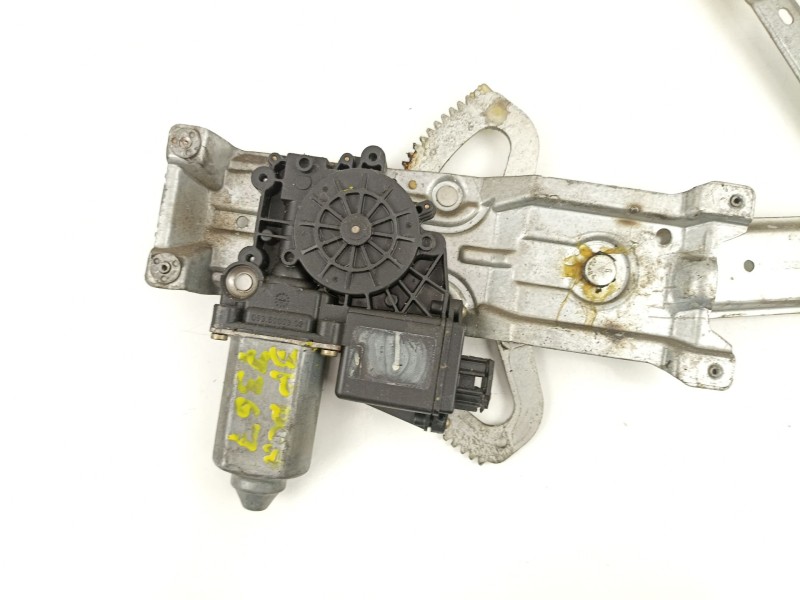 Recambio de elevalunas delantero derecho para opel corsa 1.4 g referencia OEM IAM 90481774  