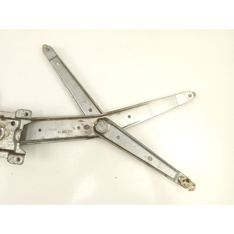 Recambio de elevalunas delantero derecho para opel corsa 1.4 g referencia OEM IAM 90481774  