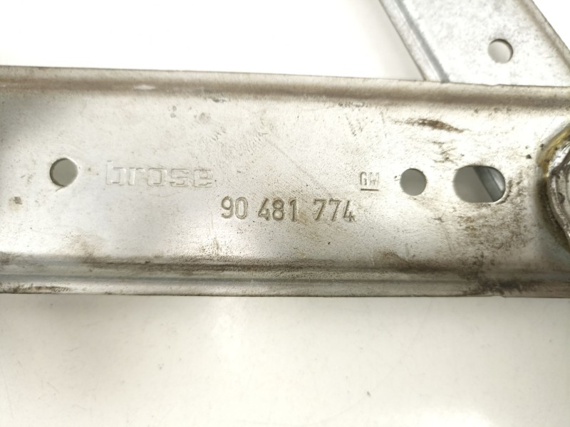 Recambio de elevalunas delantero derecho para opel corsa 1.4 g referencia OEM IAM 90481774  