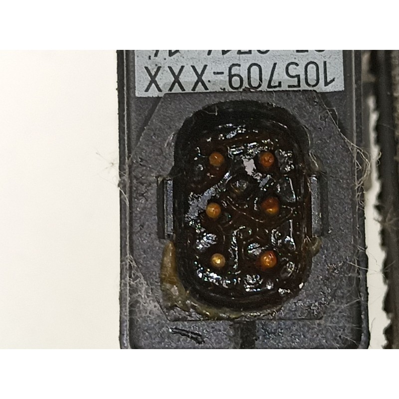 Recambio de elevalunas delantero derecho para opel corsa 1.4 g referencia OEM IAM 90481774  