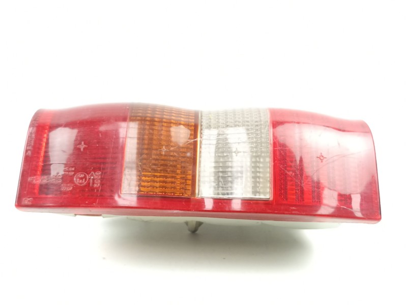 Recambio de piloto trasero derecho para opel combo 1.7 d-17d referencia OEM IAM 90486300  