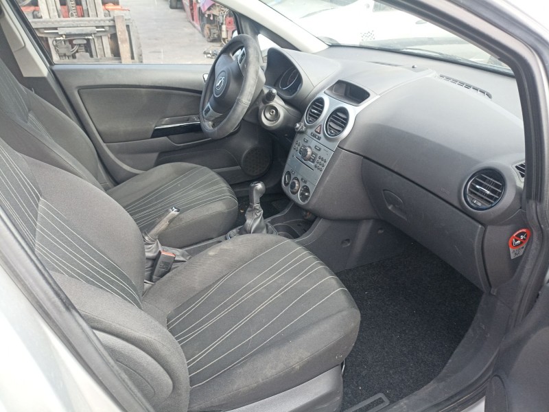 opel corsa d (s07) del año 2009