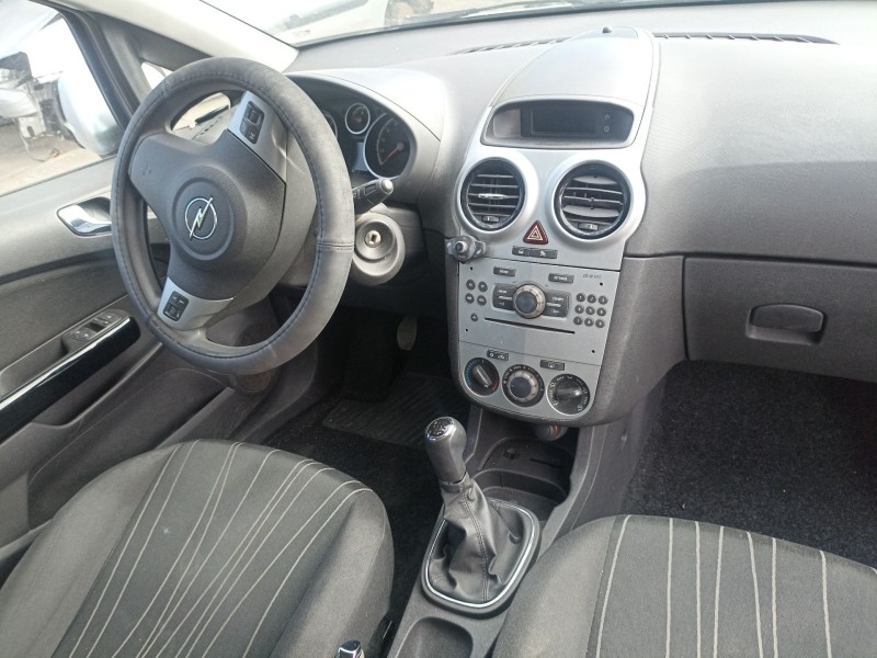 opel corsa d (s07) del año 2009