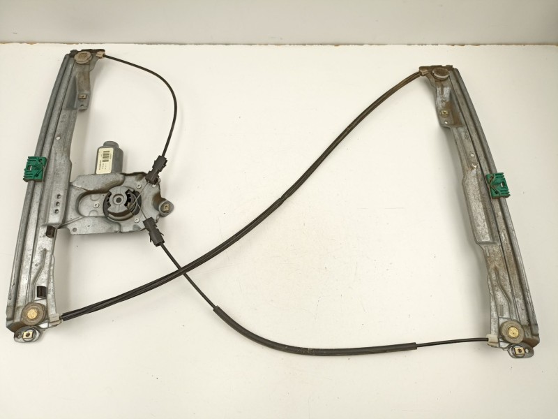 Recambio de elevalunas delantero derecho para renault clio iii (br0/1, cr0/1) 1.5 dci (br17, cr17) referencia OEM IAM 8200826165