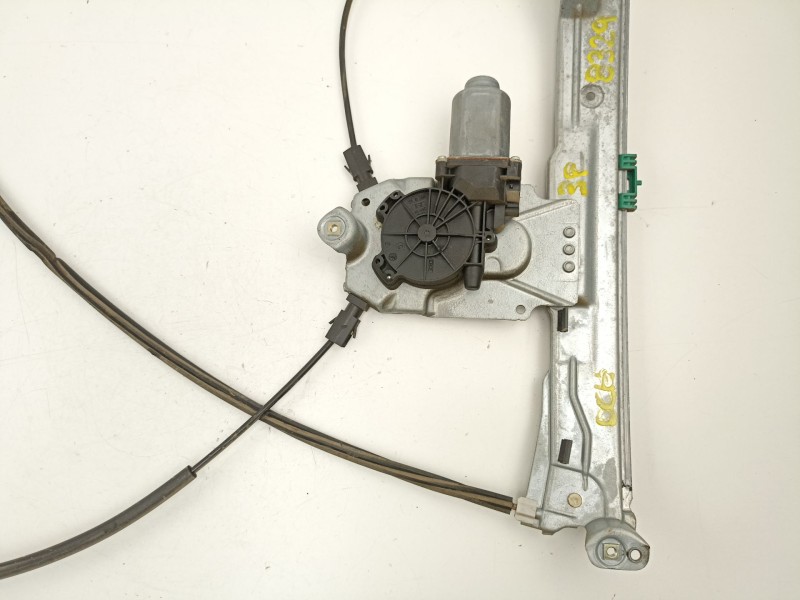 Recambio de elevalunas delantero derecho para renault clio iii (br0/1, cr0/1) 1.5 dci (br17, cr17) referencia OEM IAM 8200826165