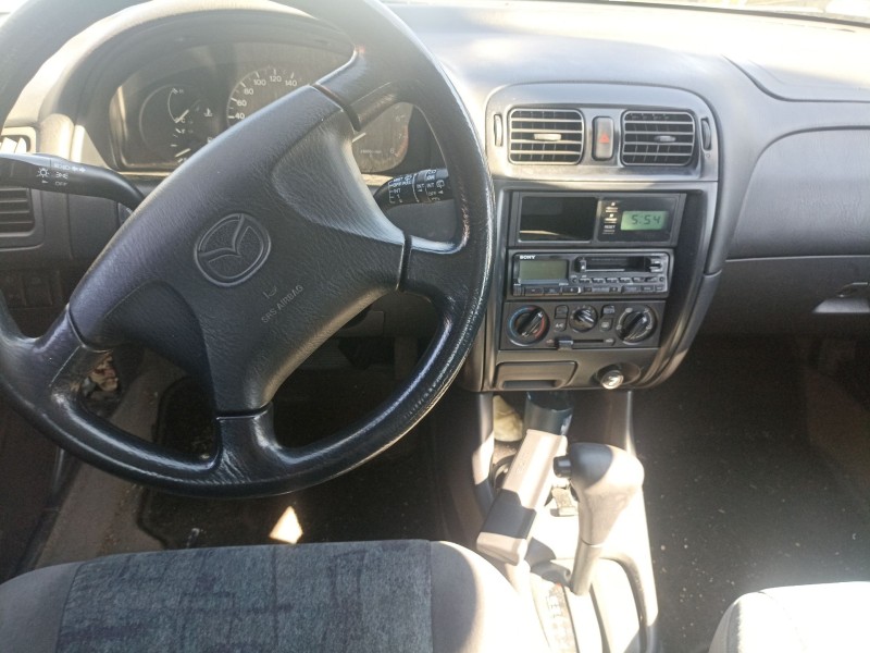 mazda 626 v hatchback (gf) del año 1998
