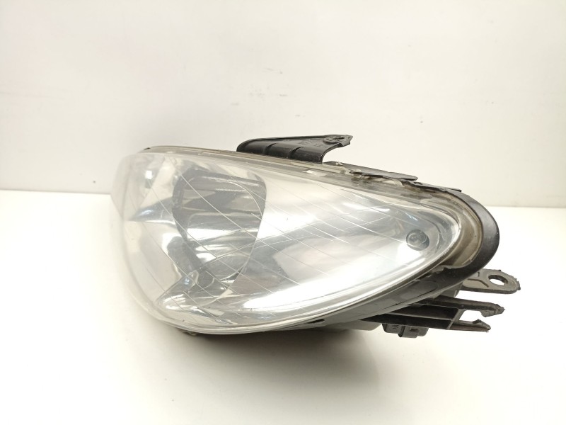 Recambio de faro izquierdo para peugeot 206 van 1.4 hdi referencia OEM IAM 9628666880 89001771 6204S9