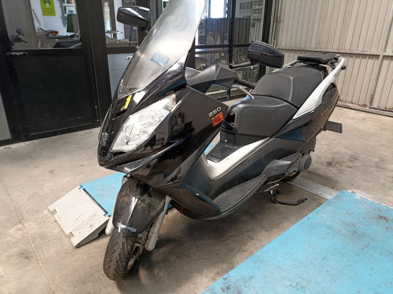 peugeot satelis del año 2008