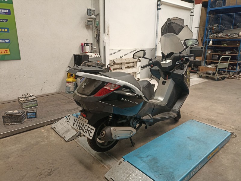 peugeot satelis del año 2008