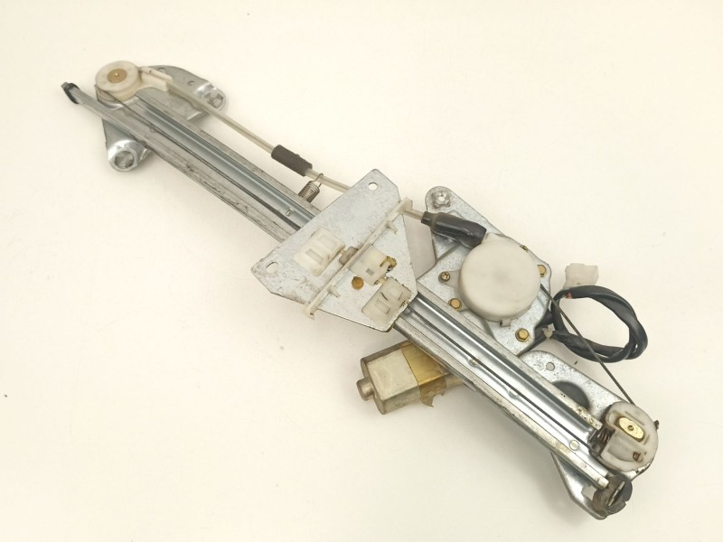 Recambio de elevalunas trasero derecho para mazda 626 v hatchback (gf) 2.0 (gfer) referencia OEM IAM GE4T72590  