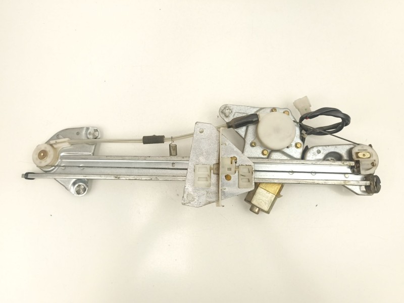 Recambio de elevalunas trasero derecho para mazda 626 v hatchback (gf) 2.0 (gfer) referencia OEM IAM GE4T72590  