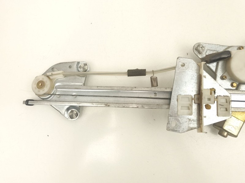 Recambio de elevalunas trasero derecho para mazda 626 v hatchback (gf) 2.0 (gfer) referencia OEM IAM GE4T72590  