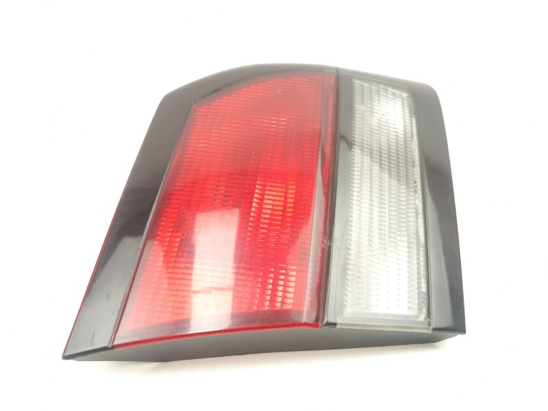 Recambio de piloto porton izquierdo para mazda 626 v hatchback (gf) 2.0 (gfer) referencia OEM IAM GE6T513G0B  