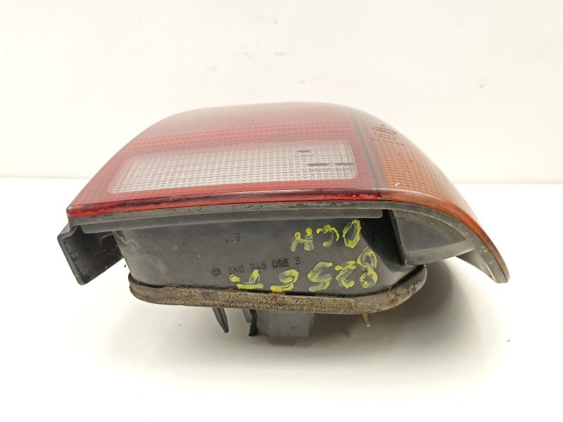 Recambio de piloto trasero derecho para volkswagen polo iii (6n1) 64 1.9 d referencia OEM IAM 6N0945096B  