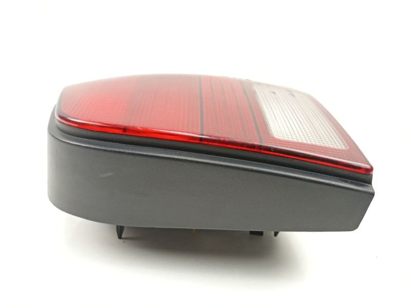 Recambio de piloto trasero derecho para volkswagen polo iii (6n1) 64 1.9 d referencia OEM IAM 6N0945096B  