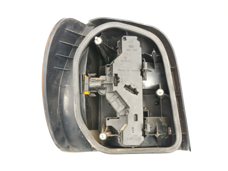 Recambio de piloto trasero derecho para volkswagen polo iii (6n1) 64 1.9 d referencia OEM IAM 6N0945096B  