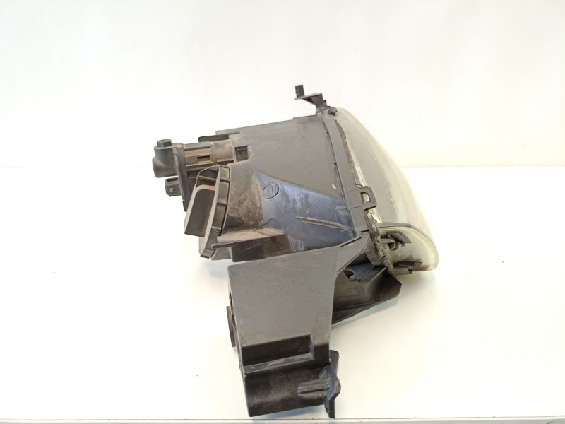 Recambio de faro derecho para lancia y (840_) 1.2 (840aa, 840af1a) referencia OEM IAM 46787682  