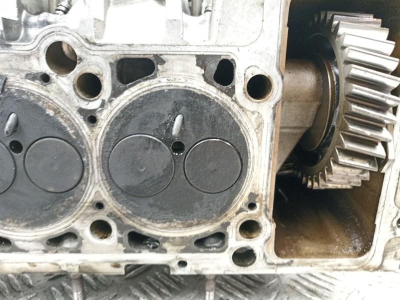 Recambio de culata turbo diesel para volkswagen touareg (7la, 7l6, 7l7) 2.5 r5 tdi referencia OEM IAM 070103373C  