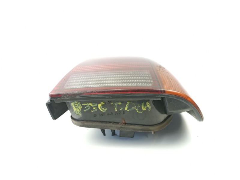 Recambio de piloto trasero derecho para volkswagen polo iii (6n1) 64 1.9 d referencia OEM IAM 6N0945096B  