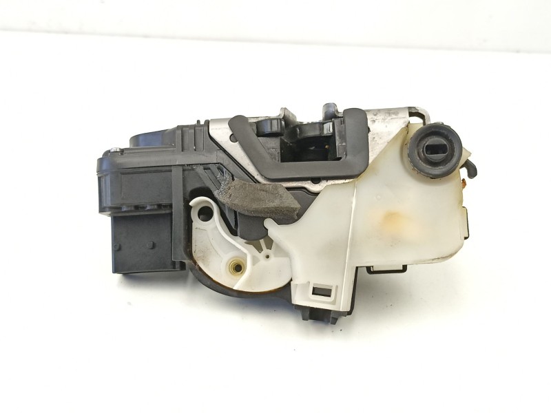 Recambio de cerradura puerta trasera derecha para opel insignia a (g09) 2.0 cdti (68) referencia OEM IAM 13503808  