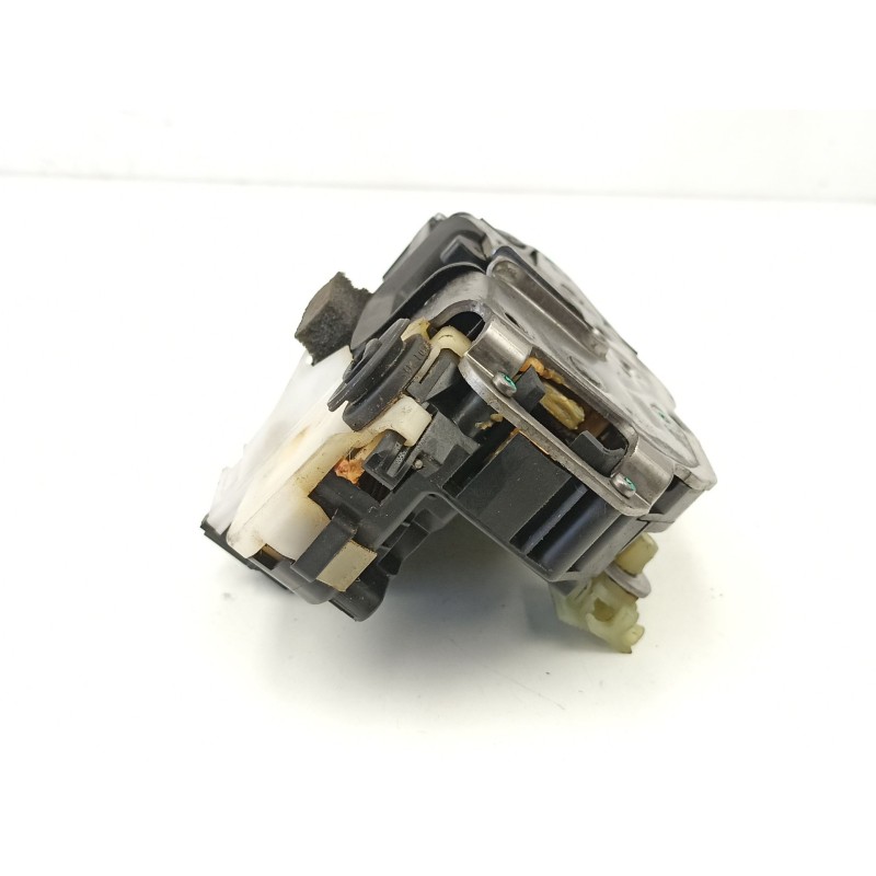 Recambio de cerradura puerta trasera derecha para opel insignia a (g09) 2.0 cdti (68) referencia OEM IAM 13503808  