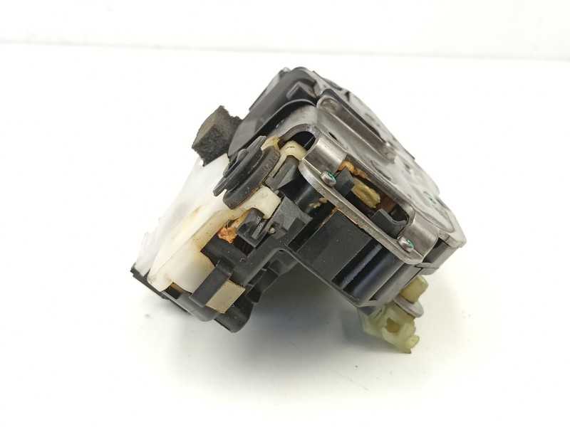 Recambio de cerradura puerta trasera derecha para opel insignia a (g09) 2.0 cdti (68) referencia OEM IAM 13503808  