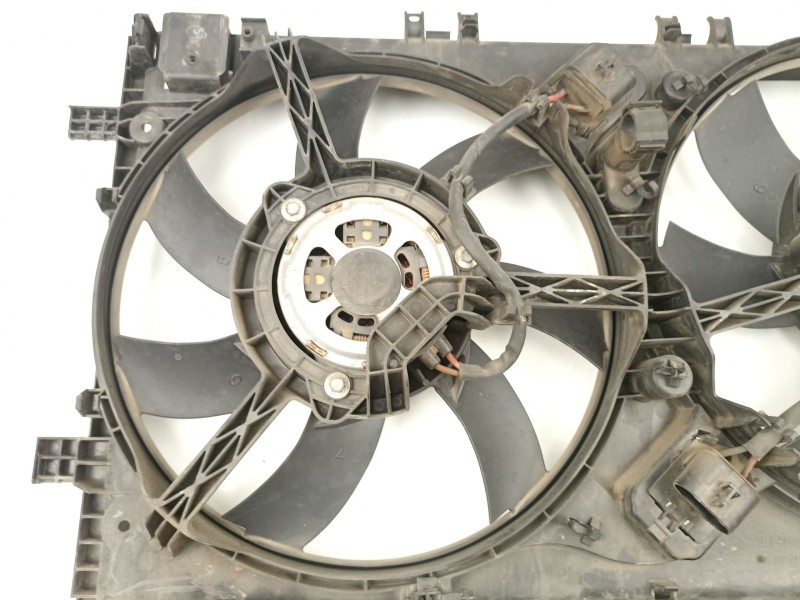 Recambio de electroventilador para opel insignia a (g09) 2.0 cdti (68) referencia OEM IAM 13223018 P8658004 