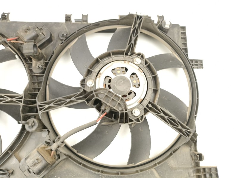 Recambio de electroventilador para opel insignia a (g09) 2.0 cdti (68) referencia OEM IAM 13223018 P8658004 