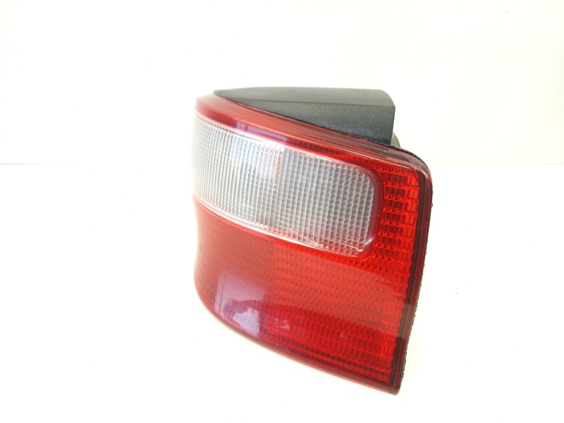 Recambio de piloto trasero derecho para citroën saxo 1.5 d referencia OEM IAM 6351F7  