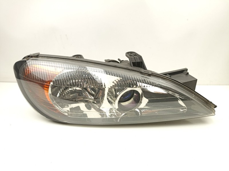 Recambio de faro derecho para nissan primera hatchback (p11) 2.0 td referencia OEM IAM 260109F628  