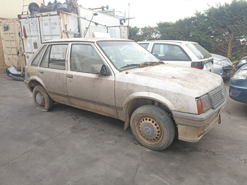 opel corsa a hatchback (s83) del año 1990