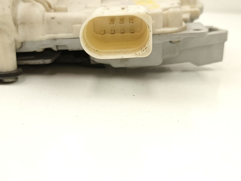Recambio de cerradura puerta trasera derecha para audi a3 (8p1) 2.0 tdi 16v referencia OEM IAM 4F0839016  